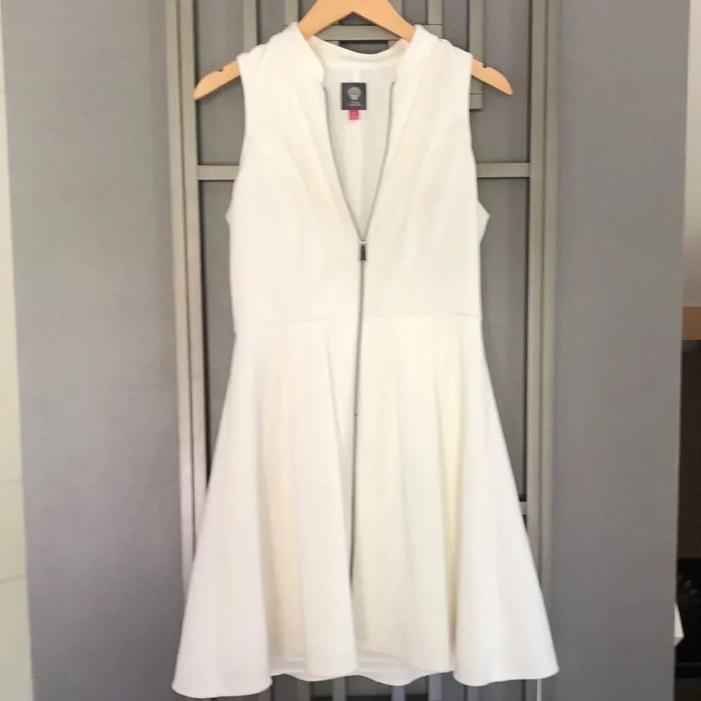 Vince Camuto ivory skater style zip dress 8